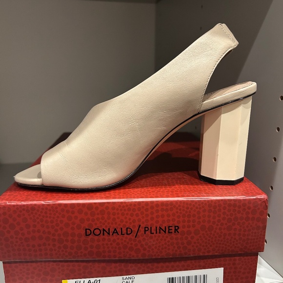 Donald Pliner Ella Sandal - Picture 1 of 4